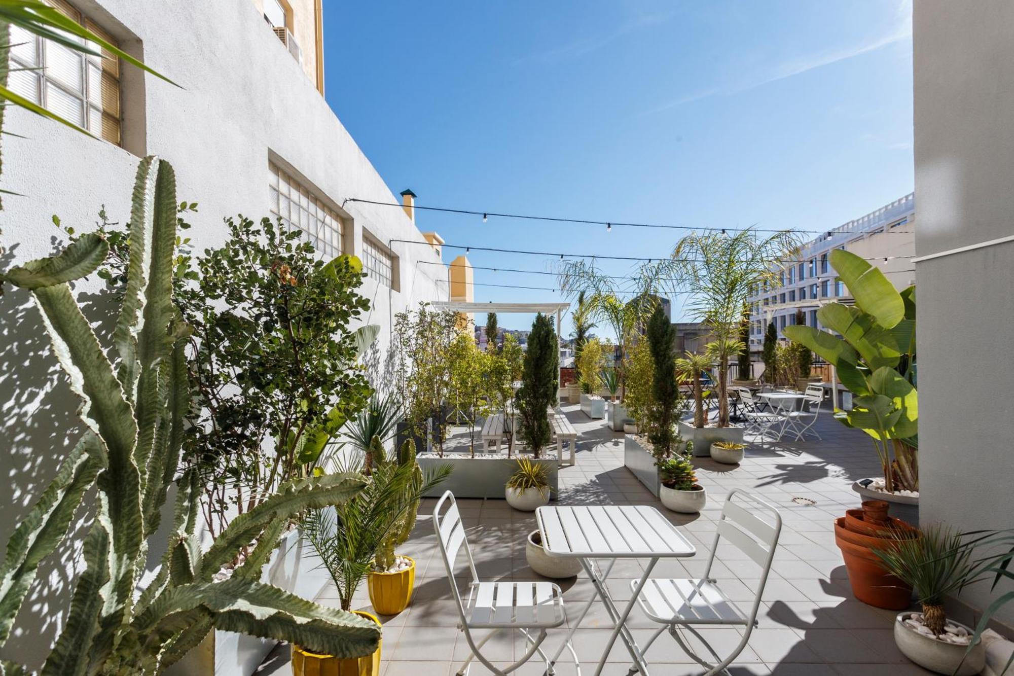 Gin O'Clock In Lisbon - By Misha'S Place 3A المظهر الخارجي الصورة
